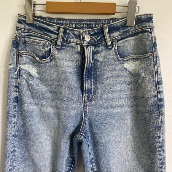 AMERICAN Eagle Stretch Mom Straight Jeans in Light Wash Denim • US 4 - Picture 2 of 14